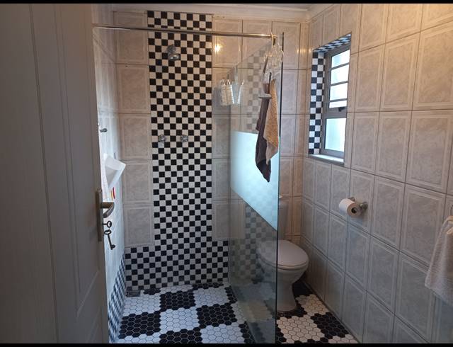 4 BEDROOM HOUSE FOR SALE IN WESTRIDGE